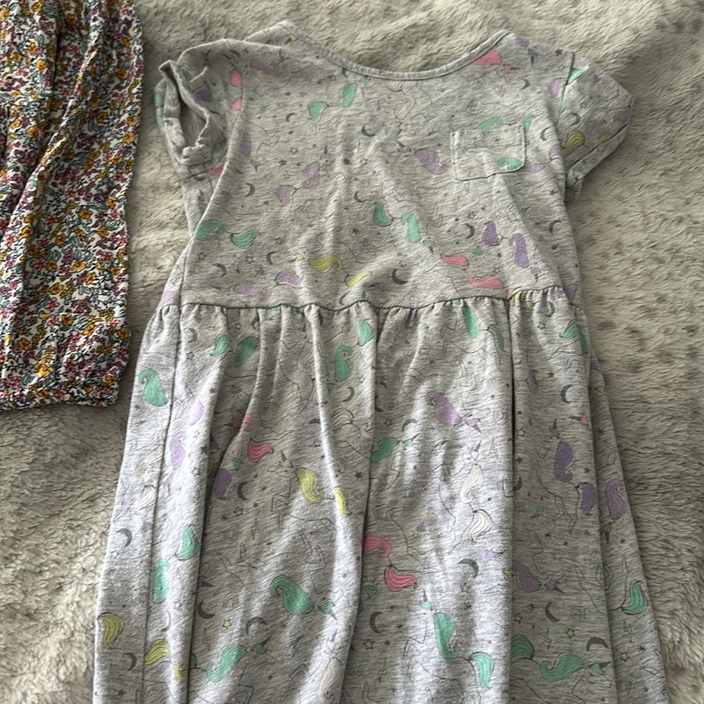 Bundle of girls dresses - Picture 9 of 10